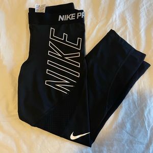 Nike Pro Dry Fit Hypercool Black Capris